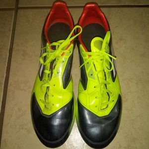 Men's soccer cleats